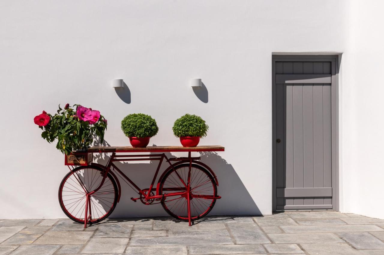 Sara Mykonos Psarou (Mykonos)