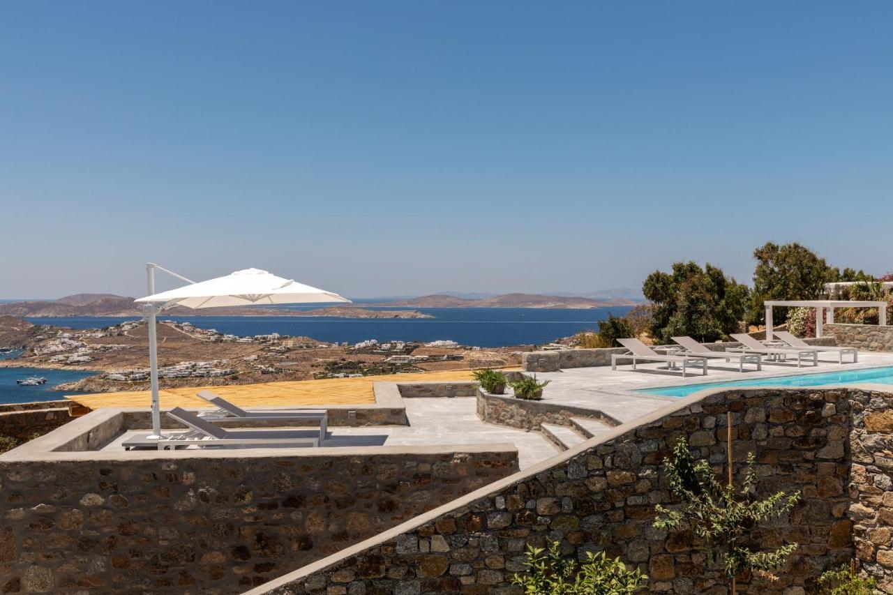 Sara Mykonos
