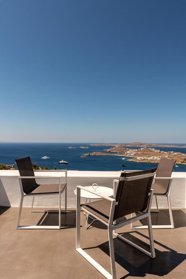 Sara Mykonos *